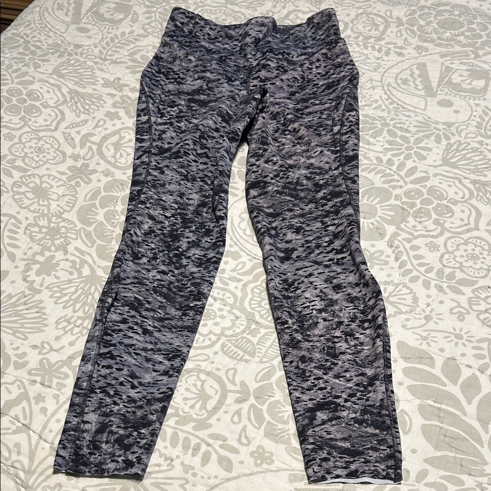 Lululemon Black and Gray Leggings Pants 6